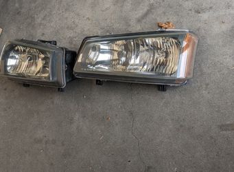 2003-2006 Silverado OEM Headlights (Used)