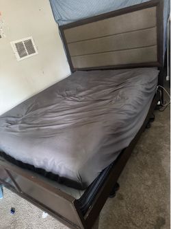Bed frame queen
