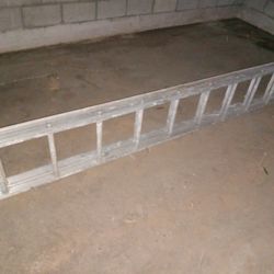 32ft Extension Ladder Red Tip
