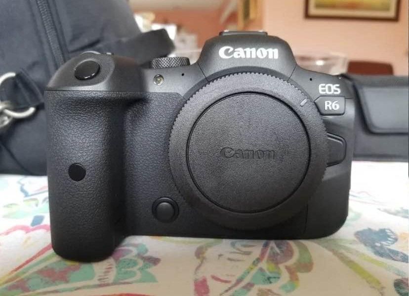 Canon R6 Mark II w/ All accessories intact!