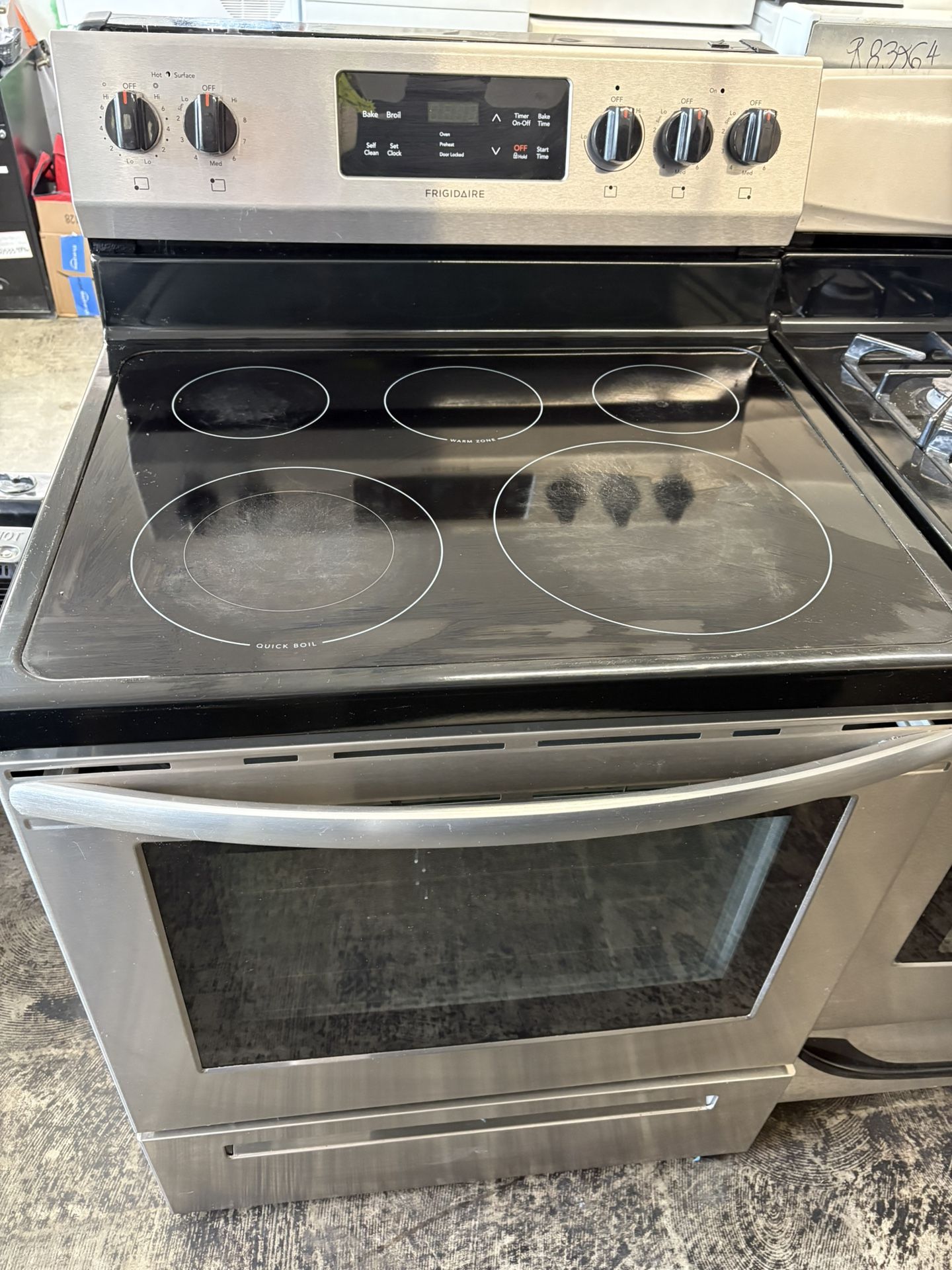 Frigidaire Stove