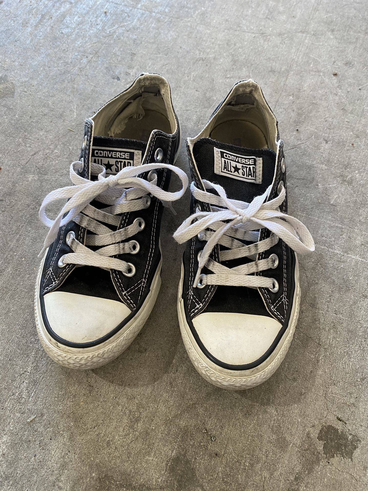 Converse/ Chuck Taylor Shoes