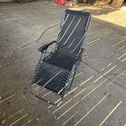 Free- Outdoor Lounge Chair