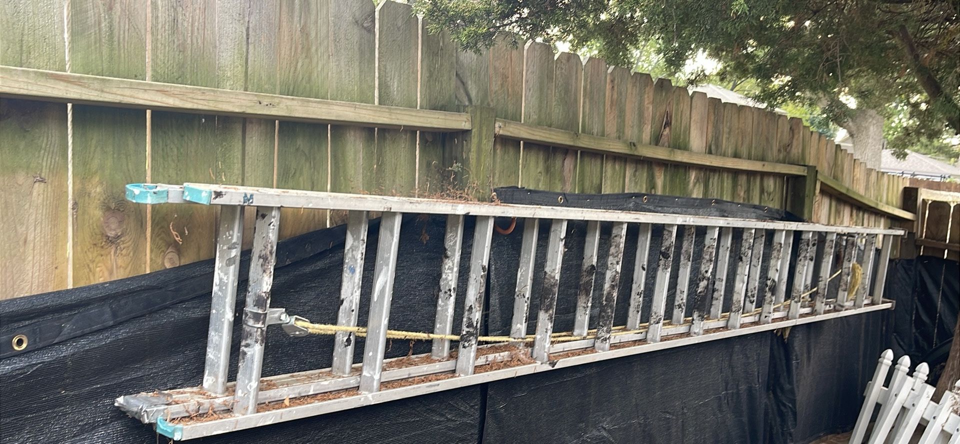 28 Foot Aluminum Ladder 