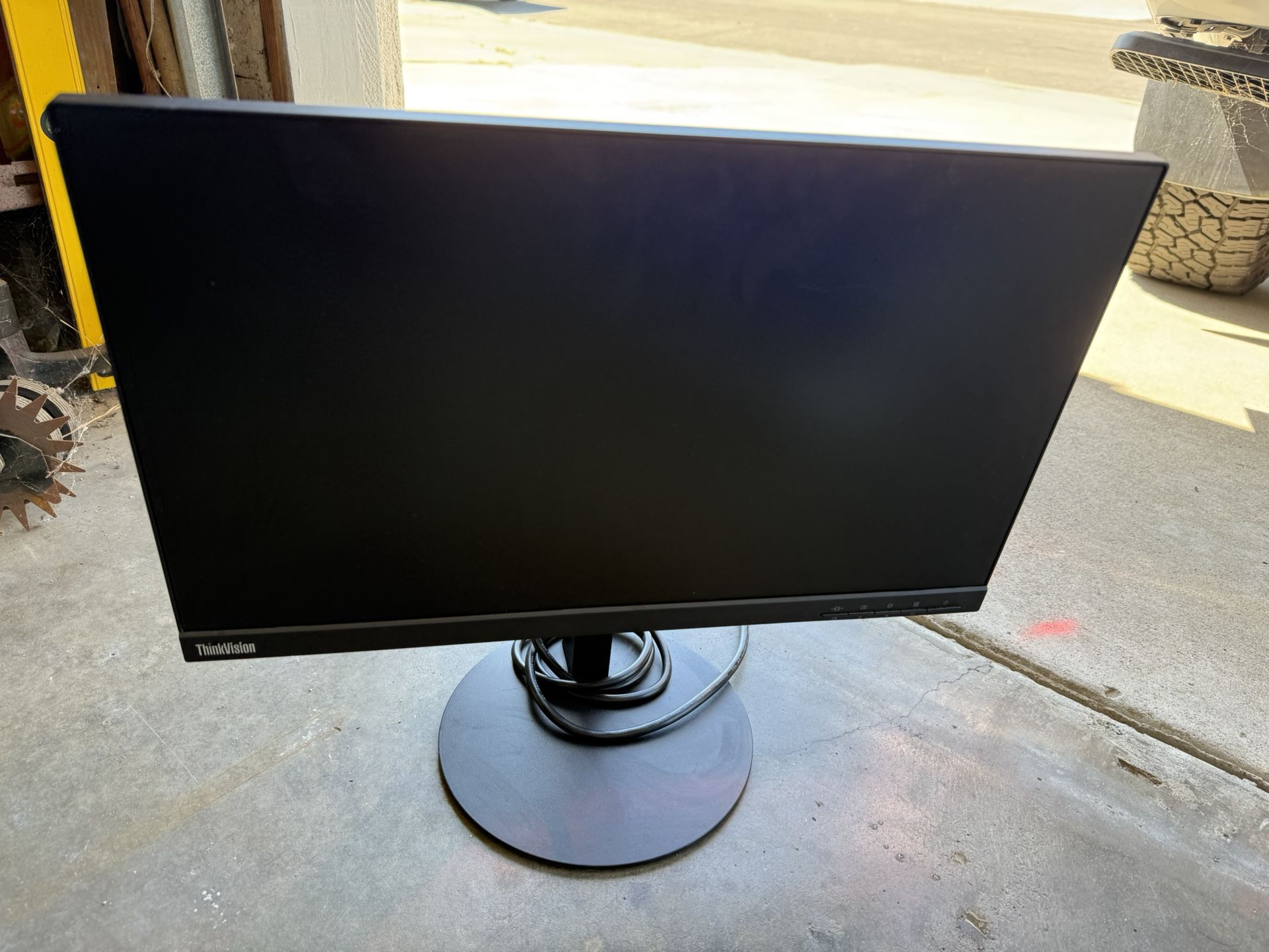 Lenovo Monitor Built In Speakers 22”