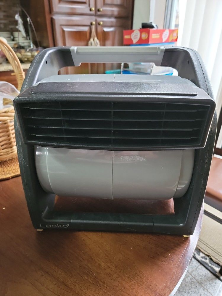 Lasko utility fan for Sale in Mansfield, TX - OfferUp