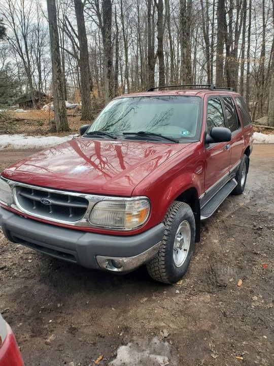 2000 Ford Explorer