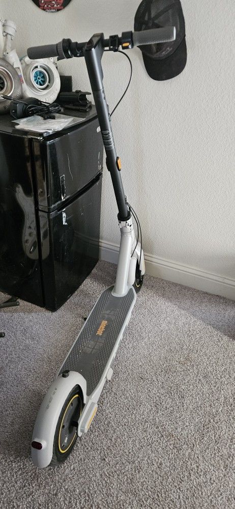 Segway Ninebot MAX G30LP Electric Kick Scooter