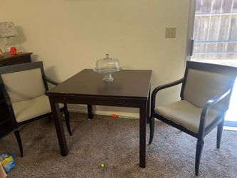 Sturdy Table with 2 chairs