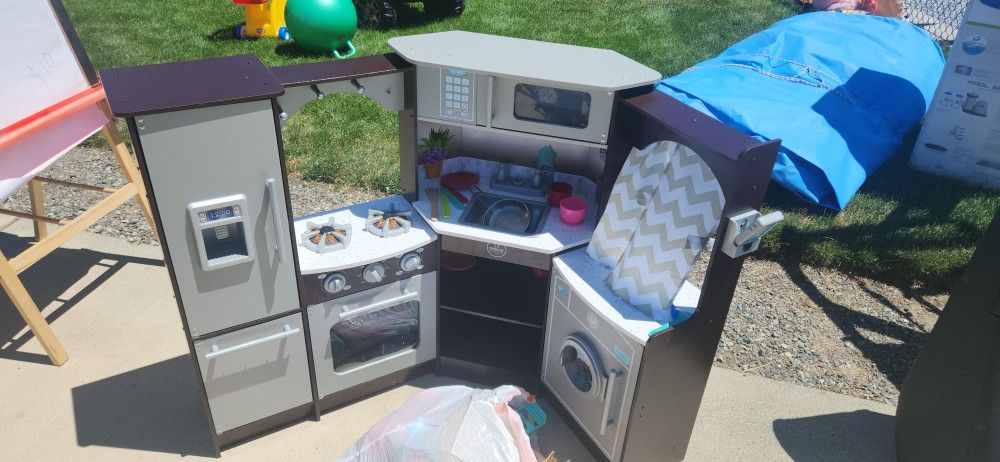 Kids Play Kitchen