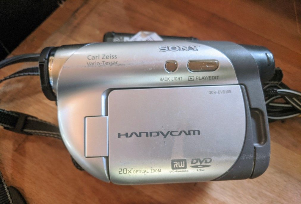 Sony DCR-DVD105 DVD Handycam Camcorder with 20x Optical Zoom