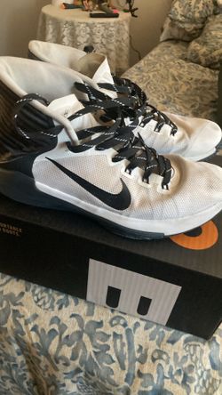 Lot of two Shoes