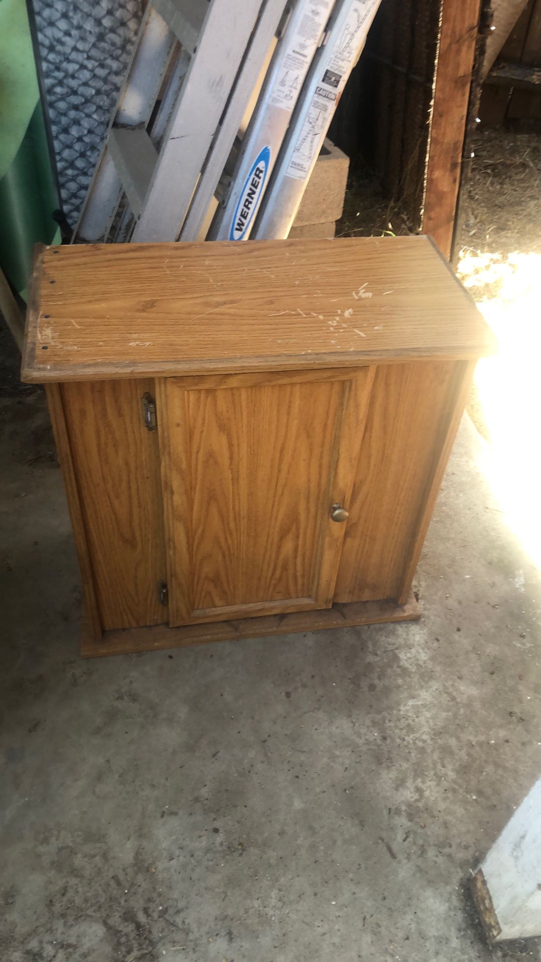 Free 10/15 Gallon Aquarium With Cabinet