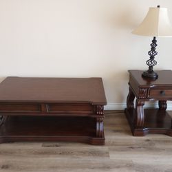 Coffee Table With End Table And Lamp 