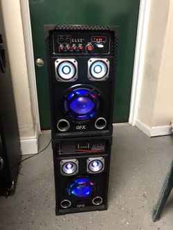 Double 6” speaker // equipo con dos bocinas de 6”