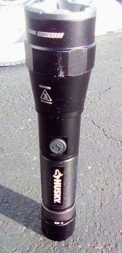 HUSKY FLASHLIGHT  DUAL POWER