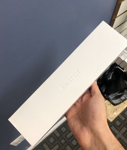 Brandnew sealed Apple Watch series 4 40MM GPS+Cellular-Black