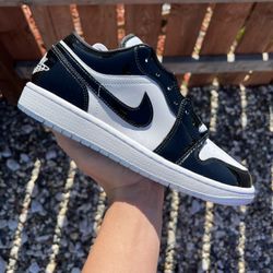 Jordan 1 Low Concord (Size 4Y, 4.5Y, 6Y, 6.5Y, 7Y, 8.5, 9, 9.5, 10)