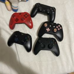 4 Xbox Controllers 1 Ps4 Controller