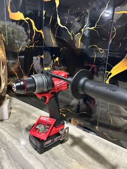 Milwaukee 1/2 in Hammer Drill