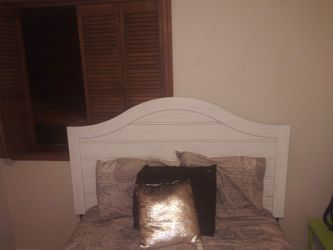 Beautiful 3 Piece Full Size Bedroom Set