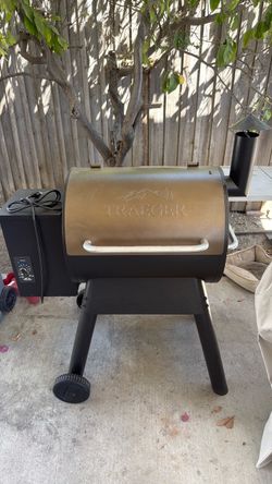 Traeger Pellet Grill Smoker