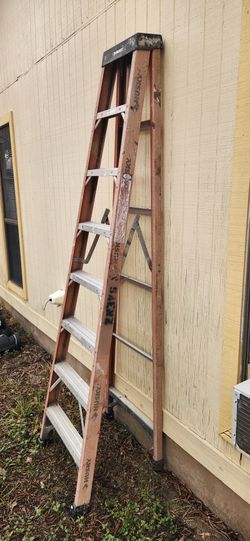 8 Foot Husky Fiberglass Ladder