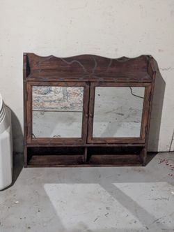 Mirrored Cabinet With Shelves