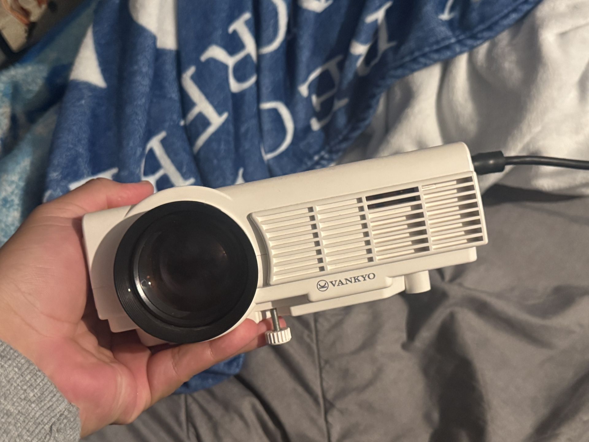 Projector+Projector Screen