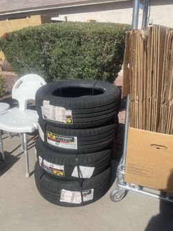 SET OF 4 New Lionhart 215/60R16 All-Season Tires – Brand New Factory Sealed!