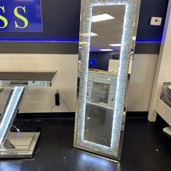 New Mirror Stand 