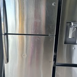 GE stainless steel refrigerator (delivery+install available)