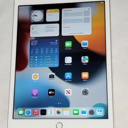 Excellent Condition White Apple iPad 7 7th gen with 128GB Storage