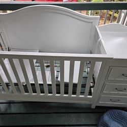 Crib With Changing Table And Drawers