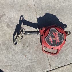 retracting lifeline