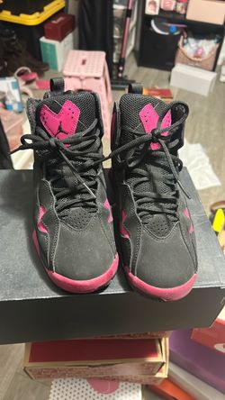 Air Jordan 7 Black and Pink Sneakers