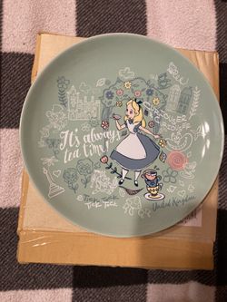 Disney Alice In Wonderland Collectors Plate