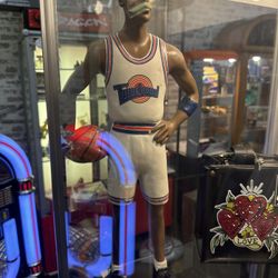 1996 Rare Michael Jordan 32" Space Jam Figure.  