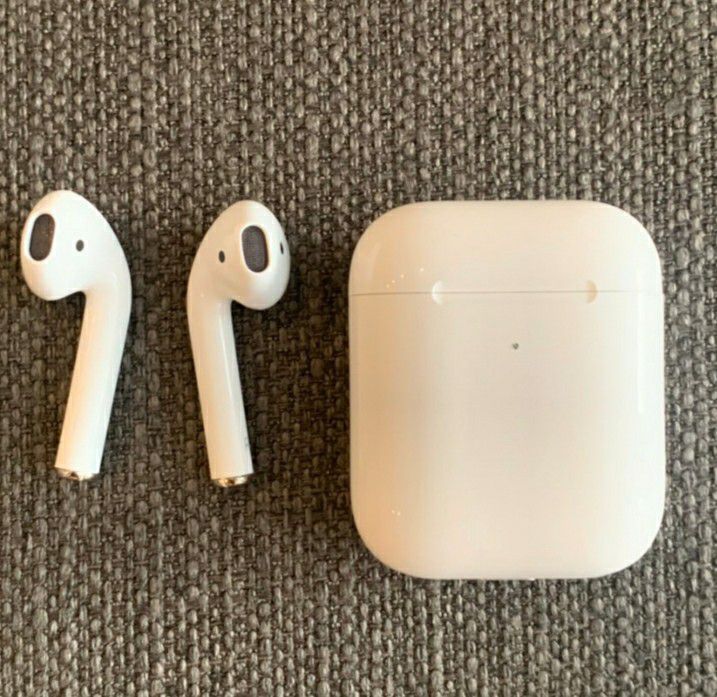 Apple 2nd generation airpods