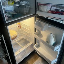 GE Refrigerator 