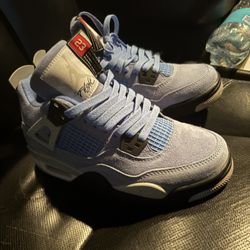 Jordan 4 Retro University Blue 