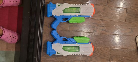 2 Xshot Water Guns