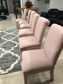 6 Divining Chairs Extremely In Good Condition