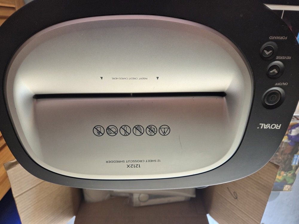 Royal 12 Sheet Crosscut Shredder