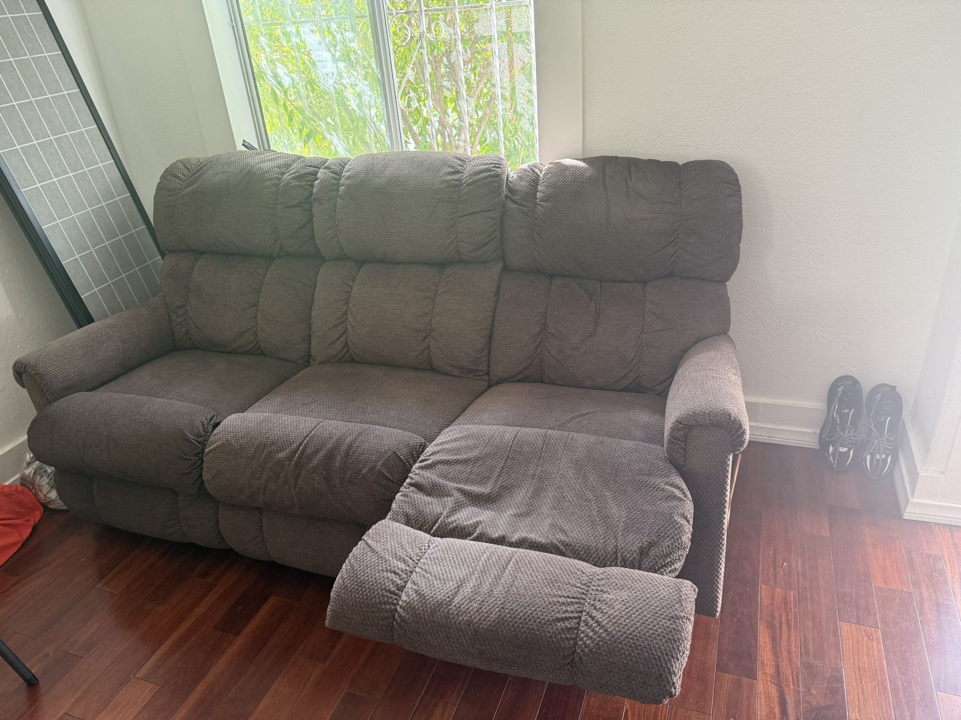 Sofá Recliner 