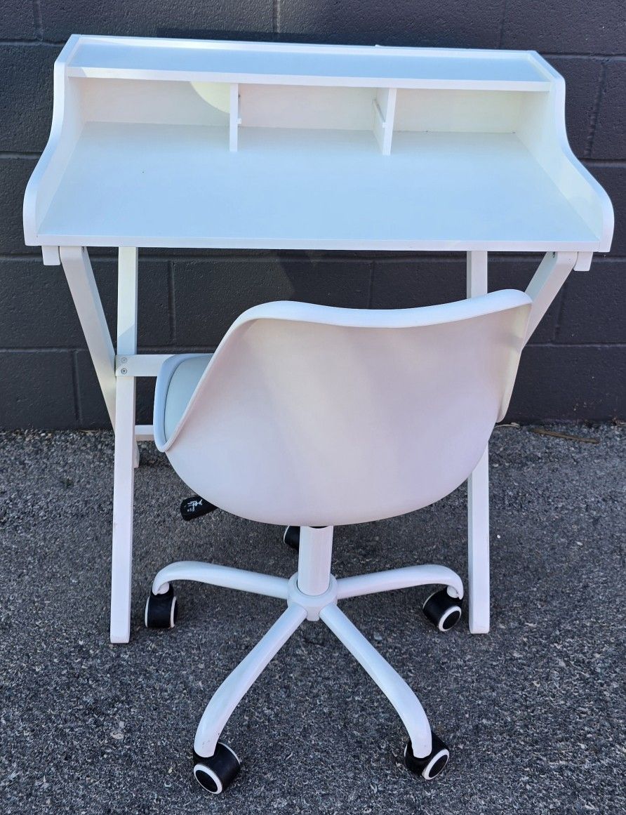 White Desk and Swivel Chair Set β Great Condition β Modern Compact Design