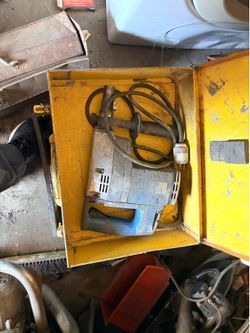 Rotary hammer drill