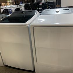 SAMSUNG TOP LOAD WASHER AND GAS DRYER 