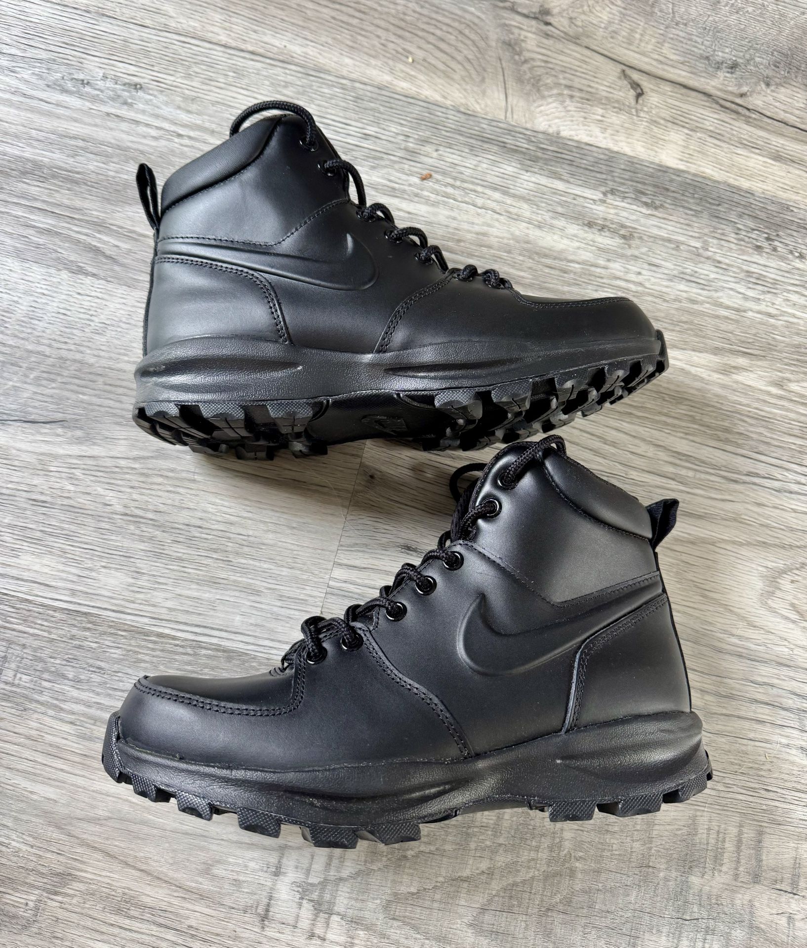 Nike Men’s Size 7.5 Manoa Leather Triple Black Boots