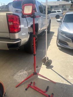 Craftsman portable LED work light with tripod stand
